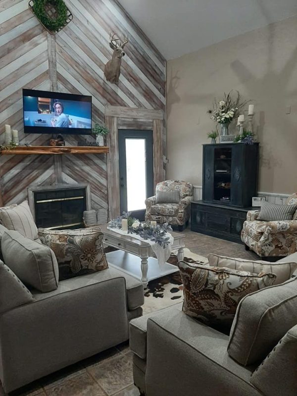 The Dovette at The Lonesome Dove – cozy lodging for key guests