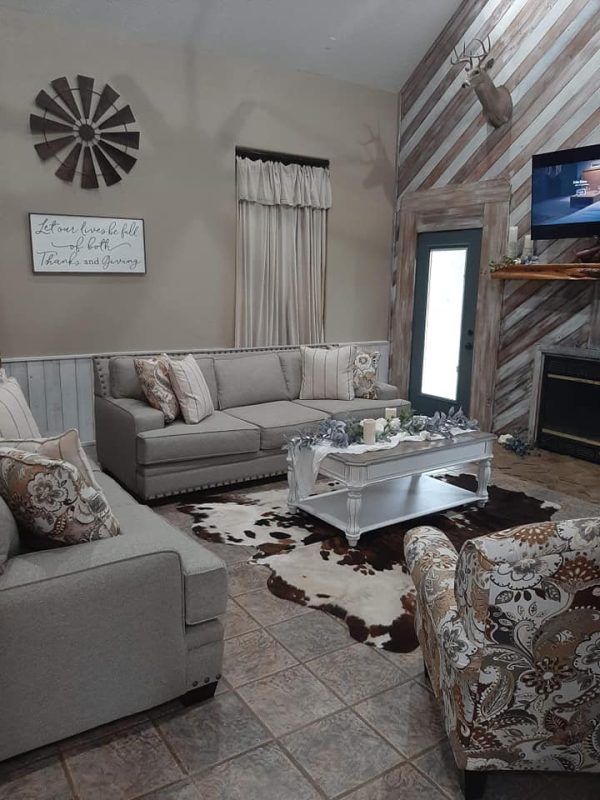 The Dovette at The Lonesome Dove – cozy lodging for key guests